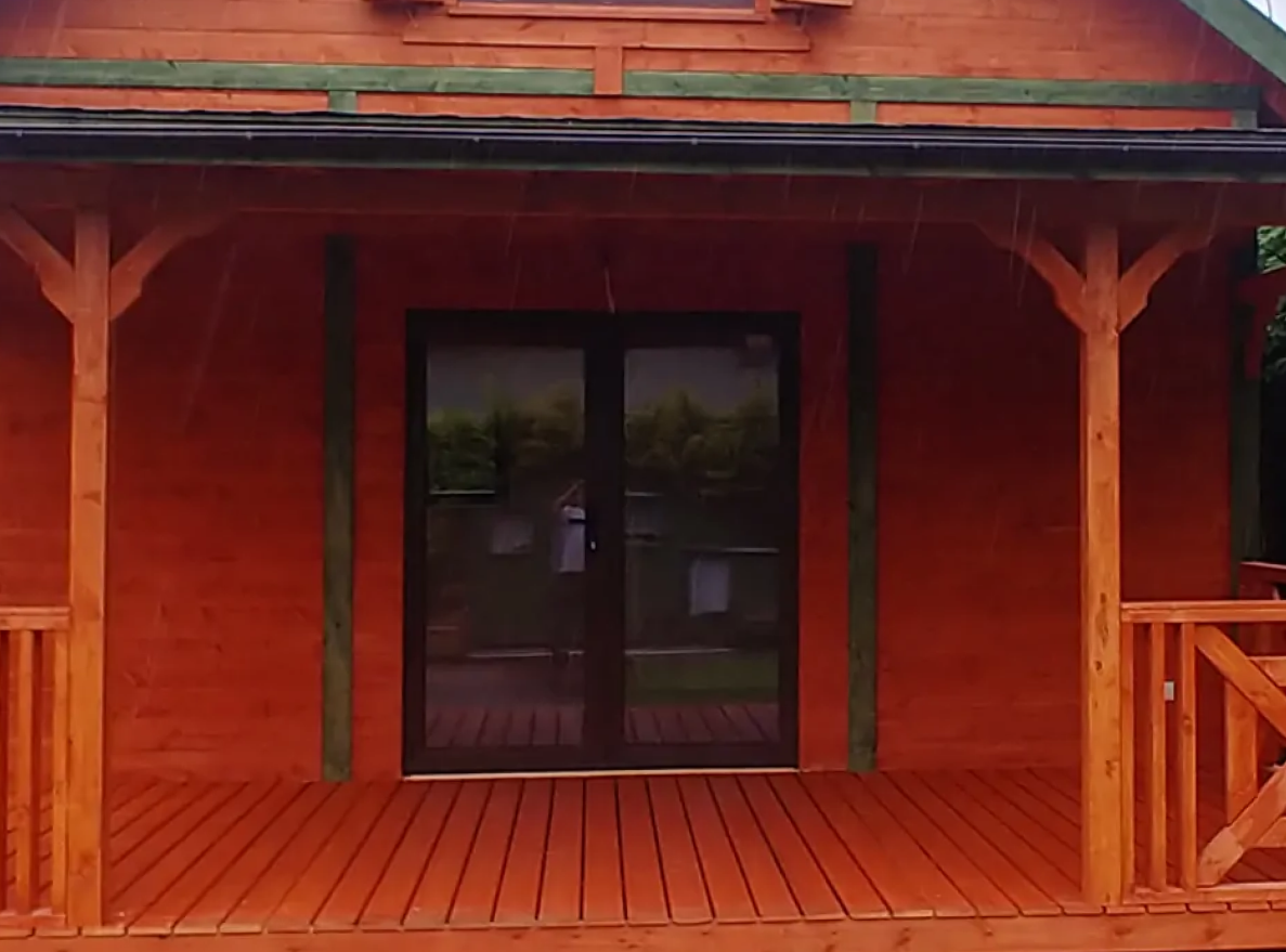 Монтаж двухстворчатых пластиковых дверей в каркасный дом